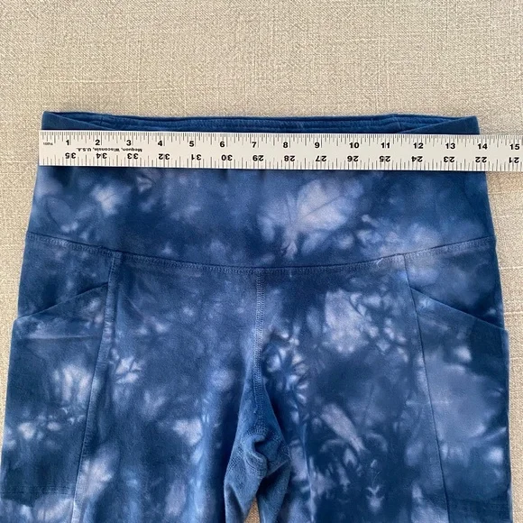 Fuda Tie-Dye Capri Athletic Leggings in Blue/White - Size M - Picture 3 of 9